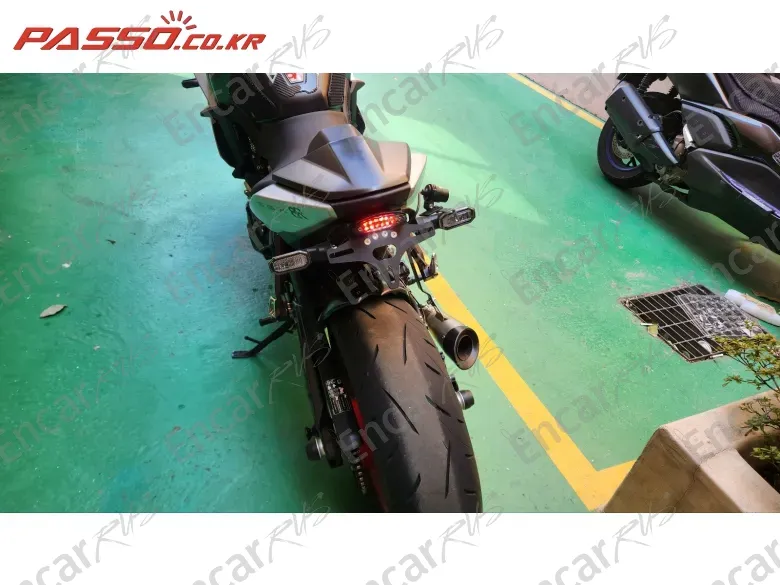 SUZUKI GSX 8 R - фото 2