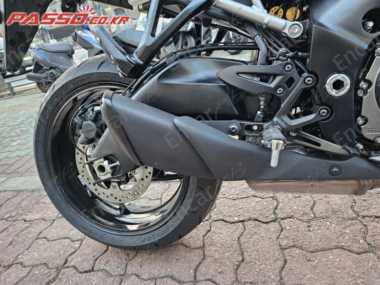 Suzuki Gsx S 1000 Gx - фото 6