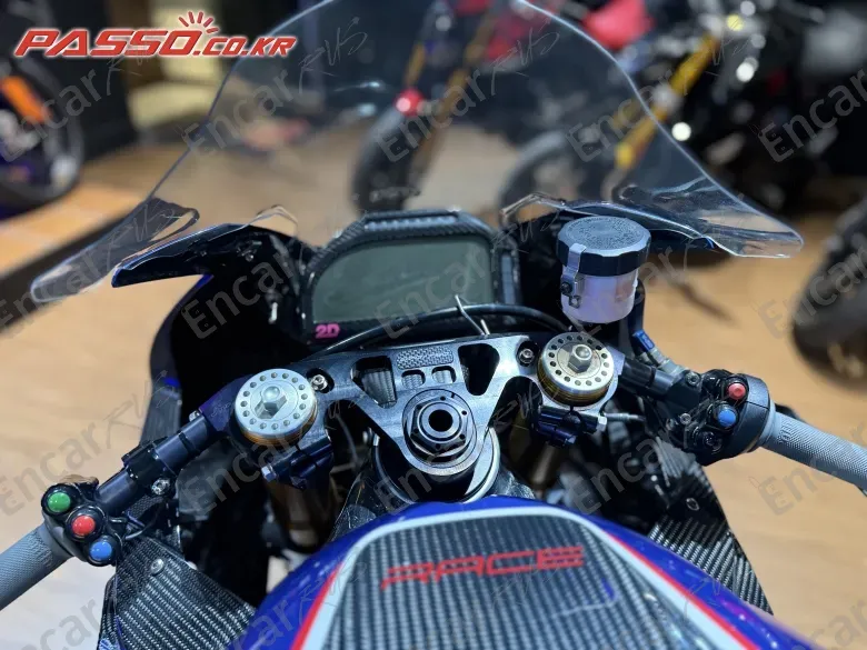 Bmw Hp4 Race - фото 3