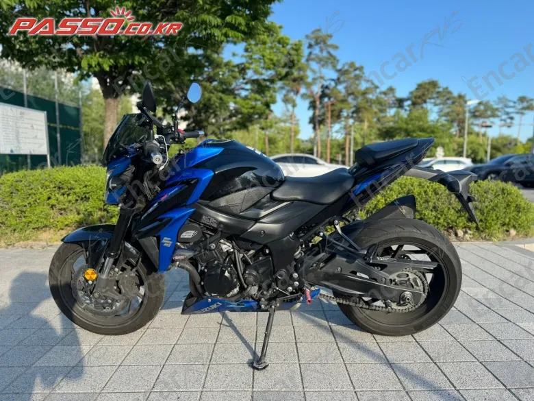Suzuki Gsx S 750 - фото 1