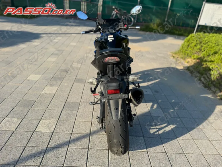 Suzuki Gsx S 750 - фото 2
