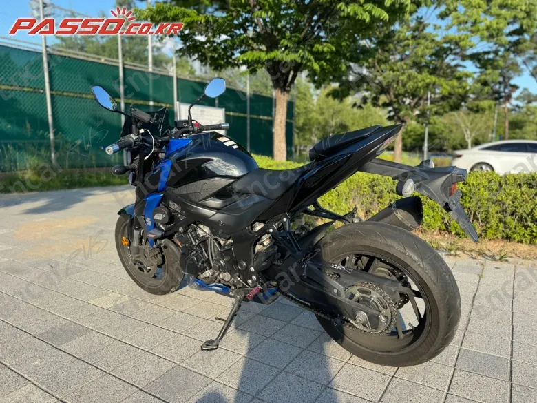Suzuki Gsx S 750 - фото 5