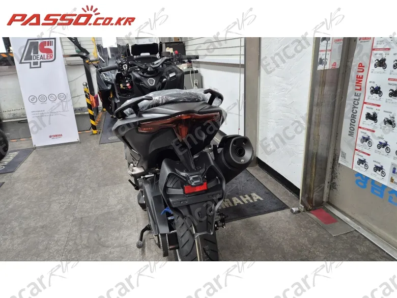 YAMAHA T MAX 560 - фото 2