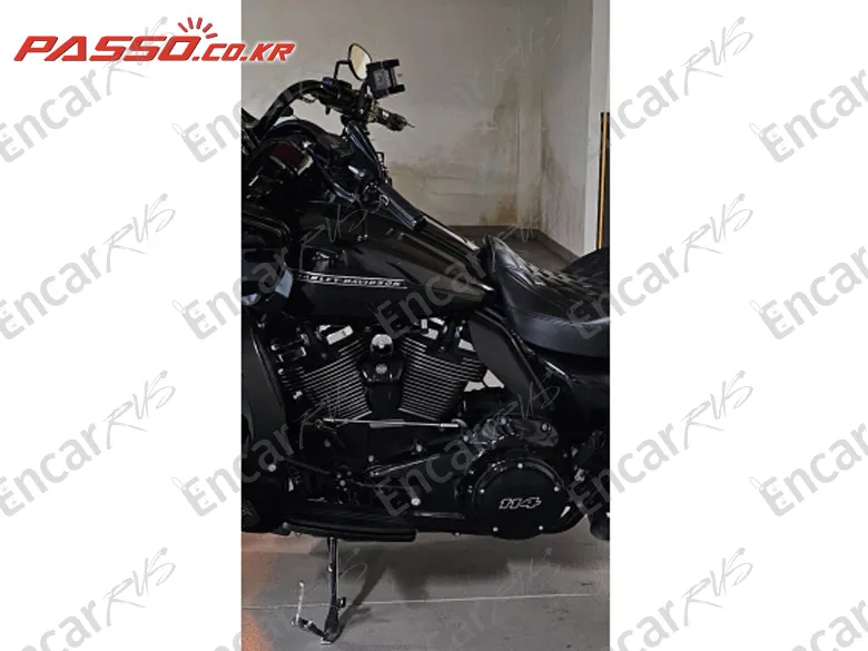 HARLEY-DAVIDSON ROAD GLIDE SPECIAL - фото 4