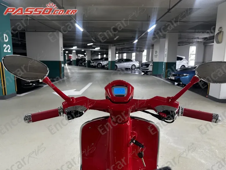VESPA 946 RED - фото 3