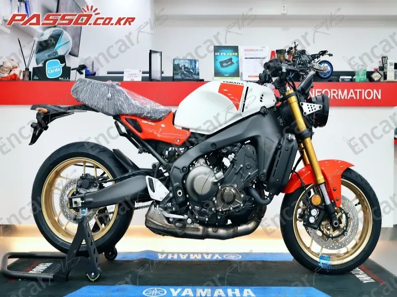 YAMAHA XSR 900 - фото 0