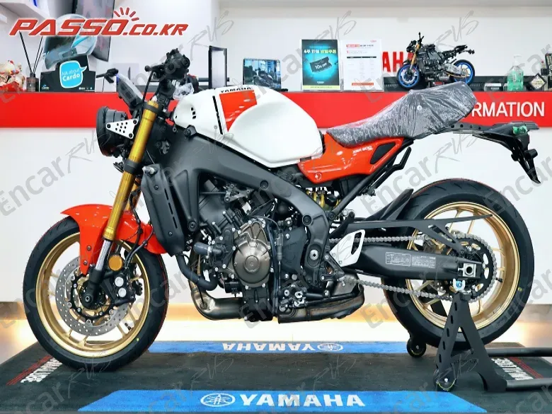 YAMAHA XSR 900 - фото 1
