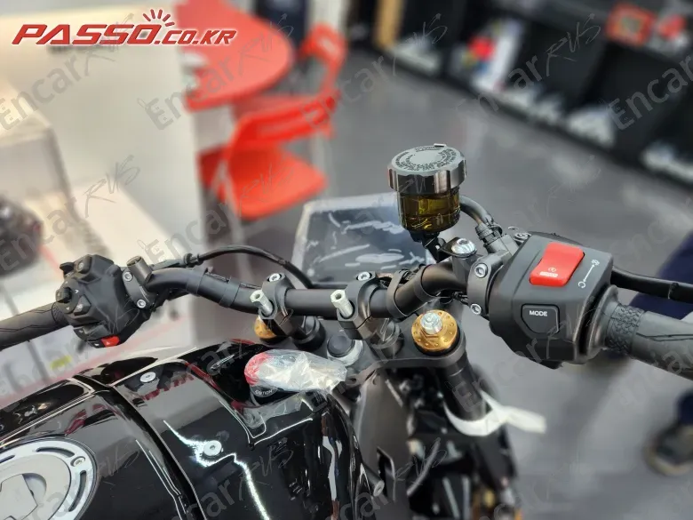 Yamaha Xsr 900 - фото 3