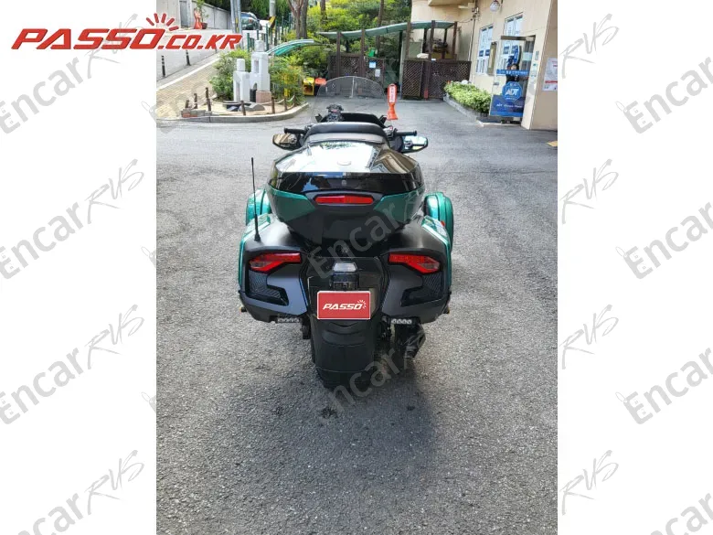 BRP CAN-AM SPYDER RT LIMITED - фото 2