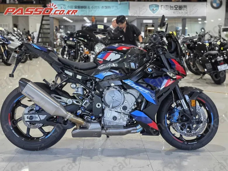 BMW M 1000 R - фото 0