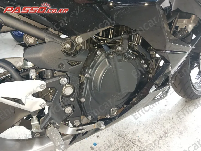 KAWASAKI ZX 500 R - фото 4