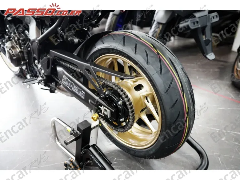 Yamaha Xsr 900 - фото 5