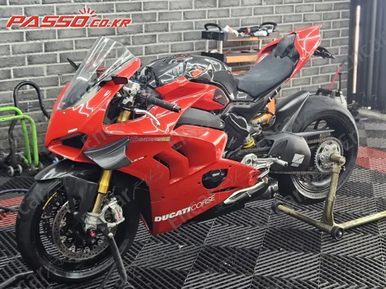 Ducati Panigale V4 S - фото 0