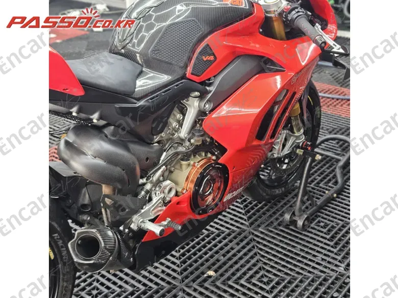 Ducati Panigale V4 S - фото 1