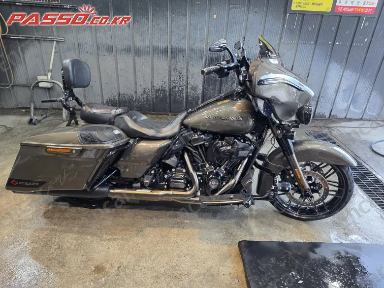 HARLEY-DAVIDSON FLHXSE - фото 0