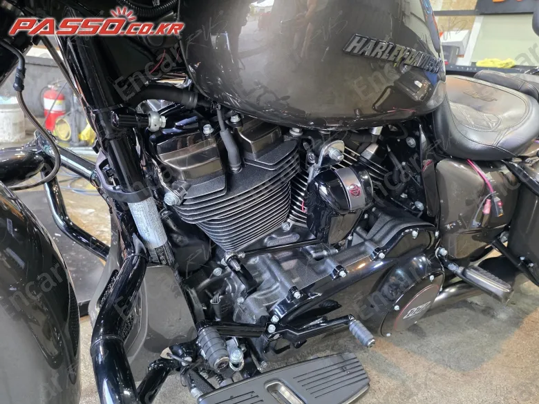 HARLEY-DAVIDSON FLHXSE - фото 4