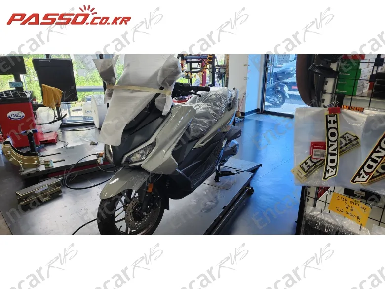 HONDA FORZA 350 - фото 1