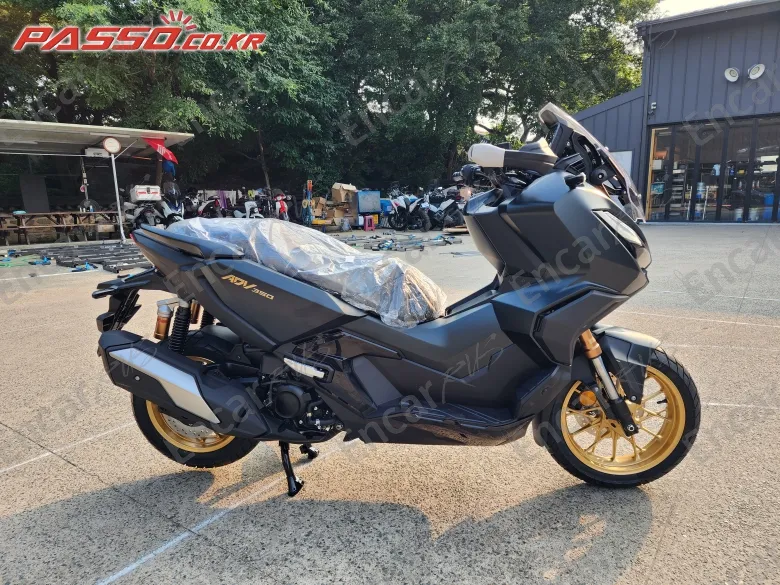 Honda Adv 350 - фото 0