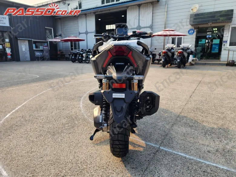 Honda Adv 350 - фото 2