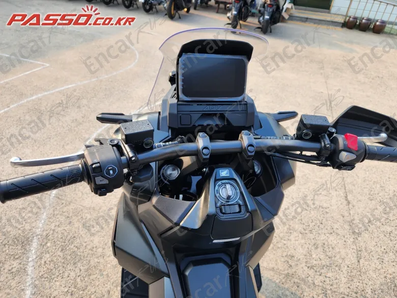 Honda Adv 350 - фото 3