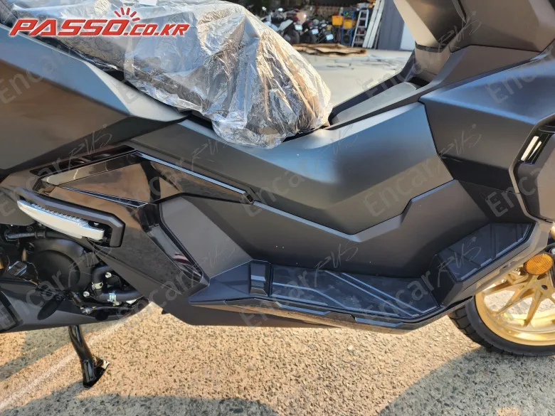 Honda Adv 350 - фото 4