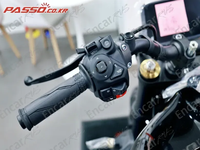 YAMAHA XSR 900 - фото 3