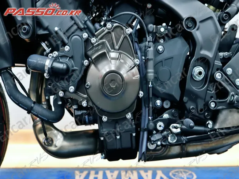 YAMAHA XSR 900 - фото 6