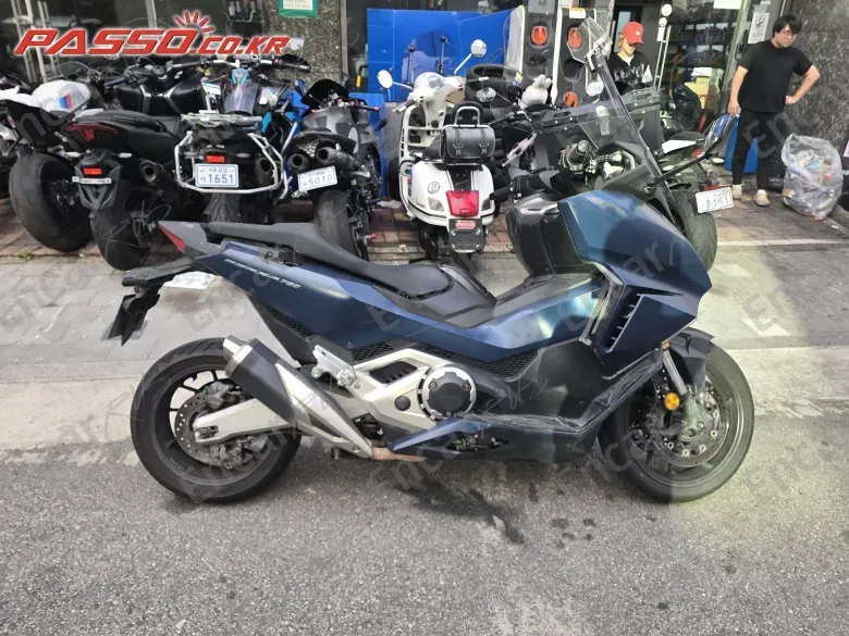 HONDA FORZA 750 - фото 0