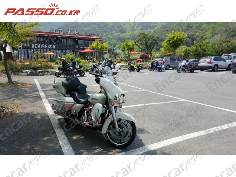 HARLEY-DAVIDSON FLHX - фото 4