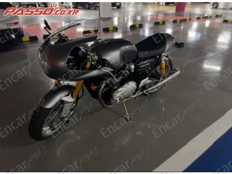 TRIUMPH THRUXTON R - фото 1