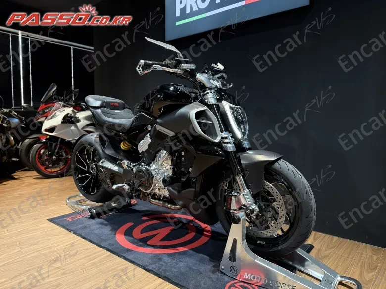Ducati Diavel V4 - фото 1