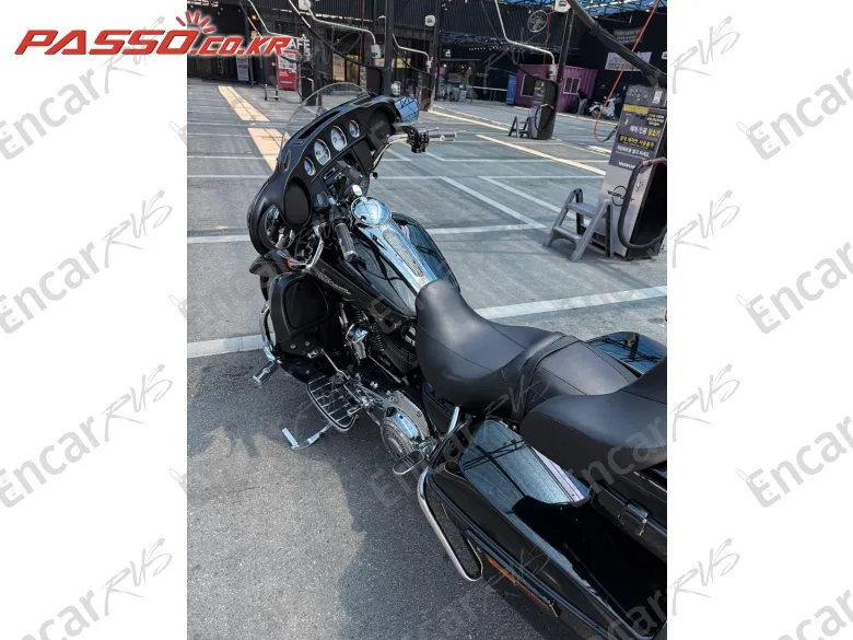 HARLEY-DAVIDSON FLHX - фото 3