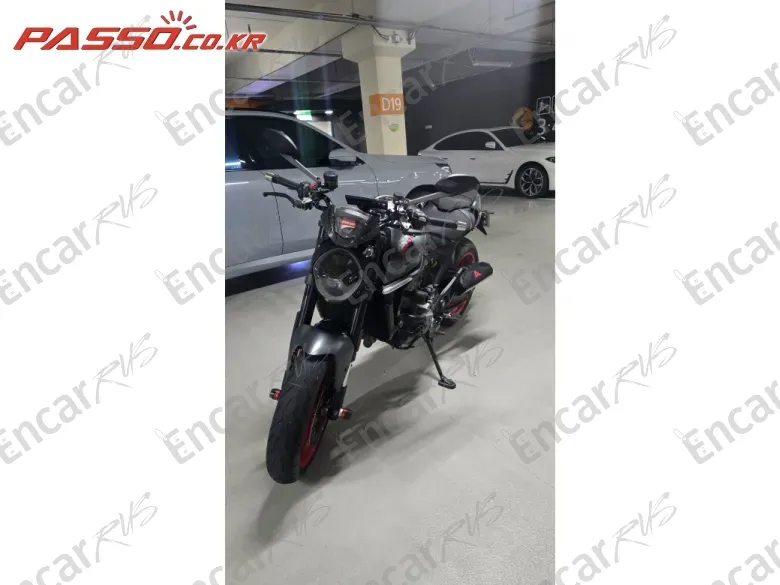 Ducati Monster 937 - фото 1