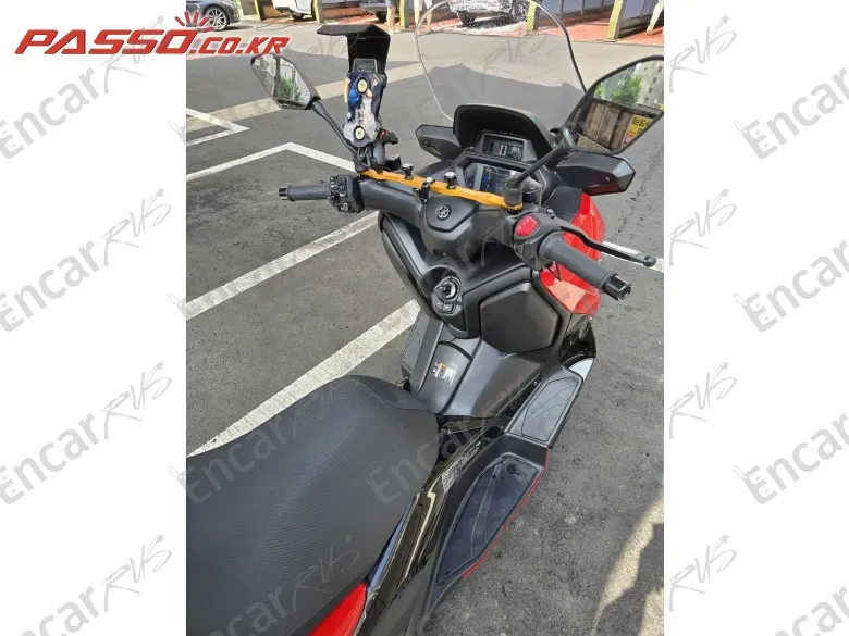 YAMAHA X MAX 300 ABS - фото 2