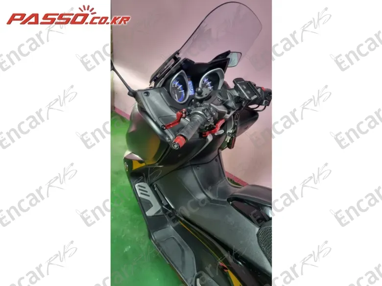YAMAHA T MAX DX - фото 3