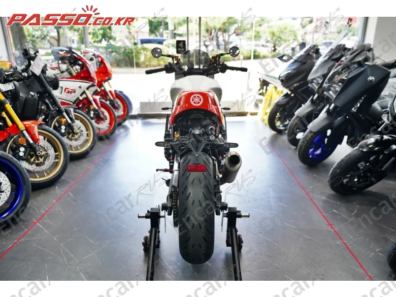 YAMAHA XSR 900 - фото 2