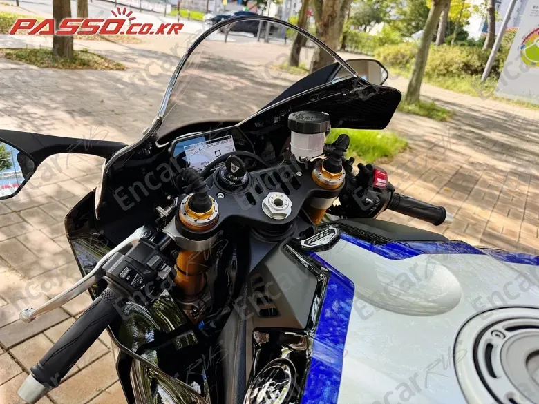Yamaha Yzf R1 M - фото 3