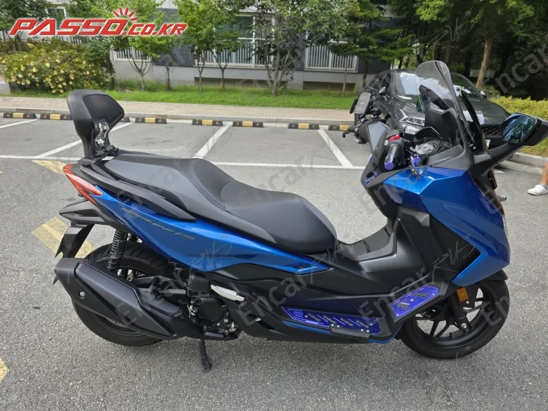 HONDA FORZA 300 - фото 0