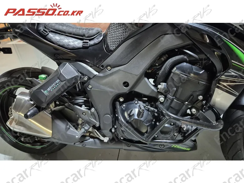 KAWASAKI Z 1000 R ABS - фото 4