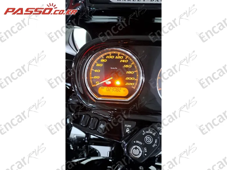 HARLEY-DAVIDSON FLTR - фото 3
