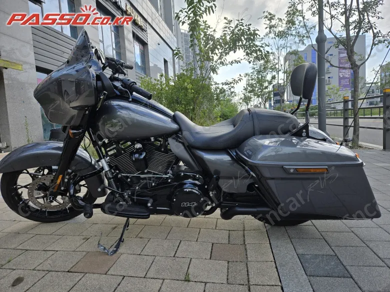 HARLEY-DAVIDSON FLHXS STREET GLIDE SPECIAL - фото 1