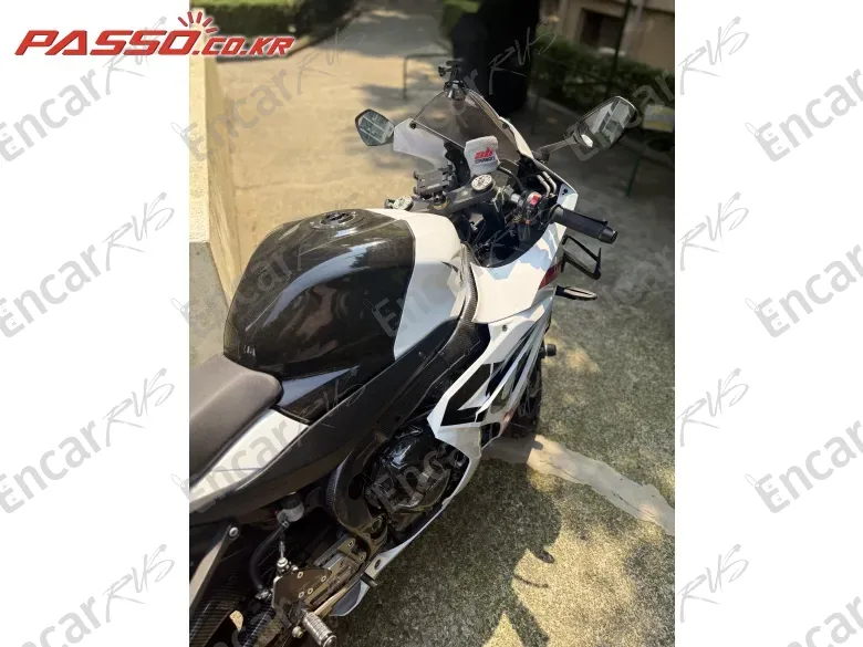 SUZUKI GSX R 1000 ABS - фото 2