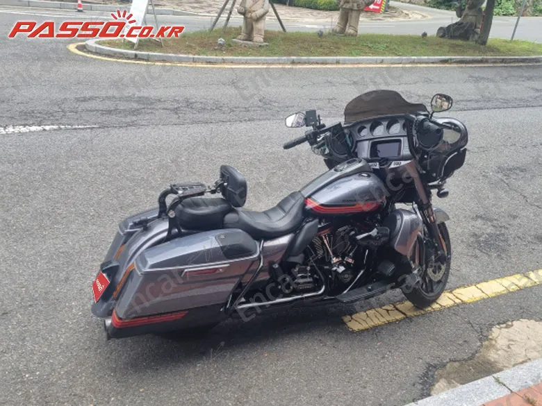 Harley-Davidson Flhxse