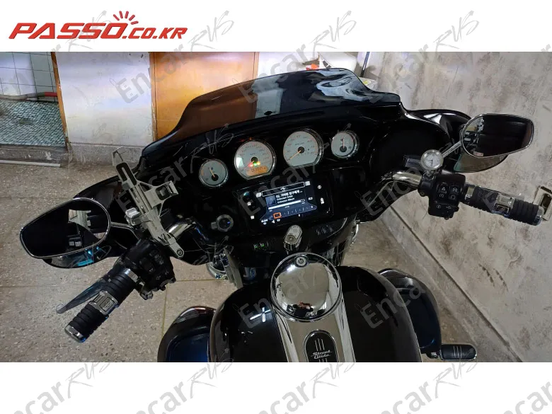 HARLEY-DAVIDSON FLHX - фото 3
