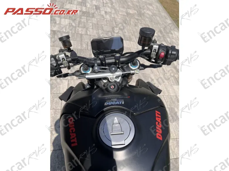 Ducati Streetfighter V4 S - фото 3