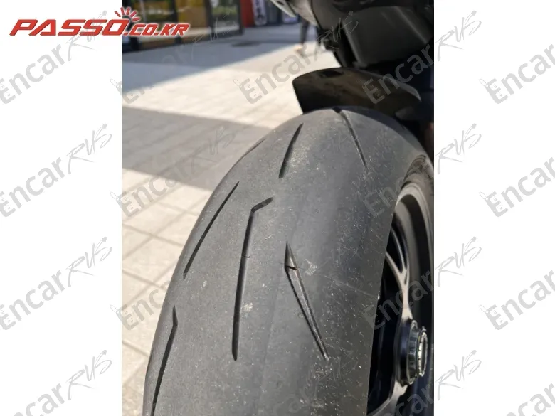 Ducati Streetfighter V4 S - фото 5