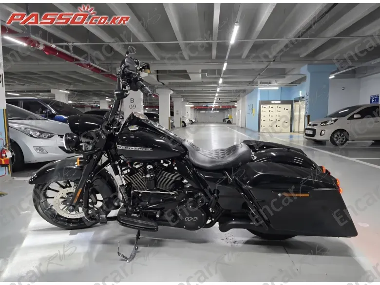HARLEY-DAVIDSON ROADKING SPECIAL - фото 1