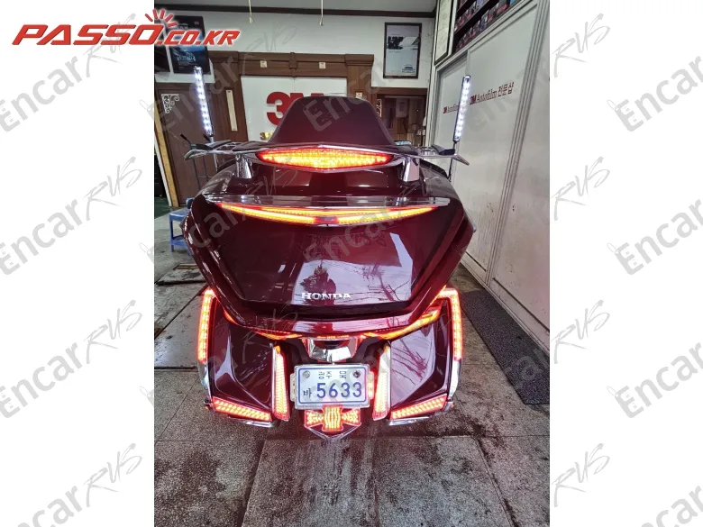 HONDA GOLDWING 1800 - фото 2