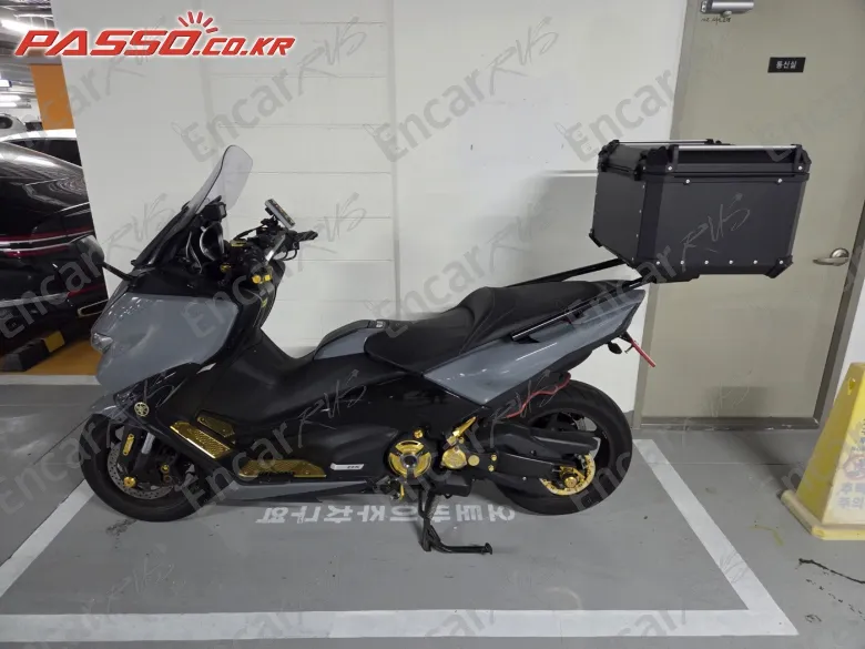 Yamaha T Max DX