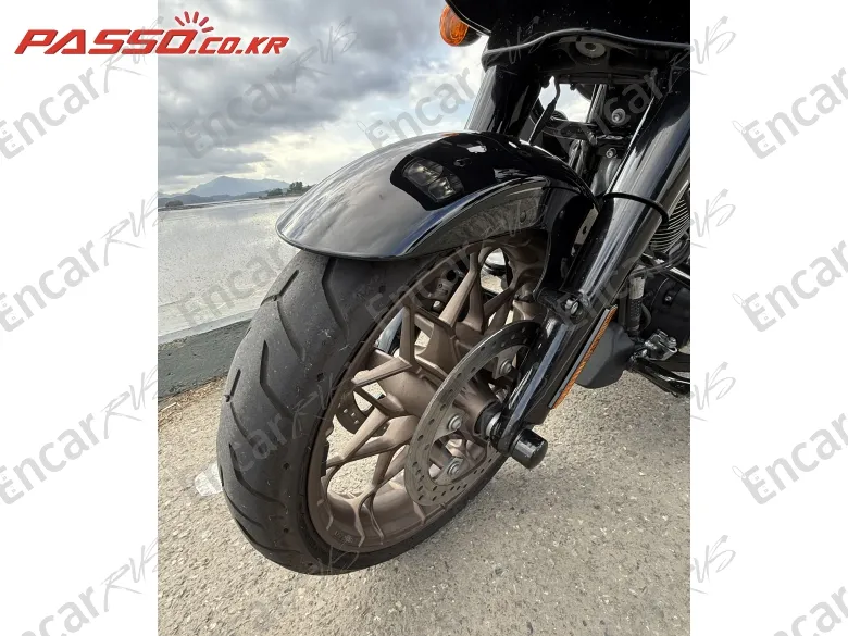 Harley-Davidson Road Glide St - фото 5